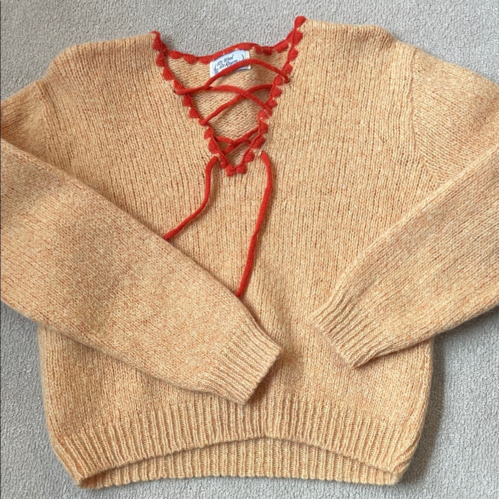 Adorable Vintage Knit Sweater!